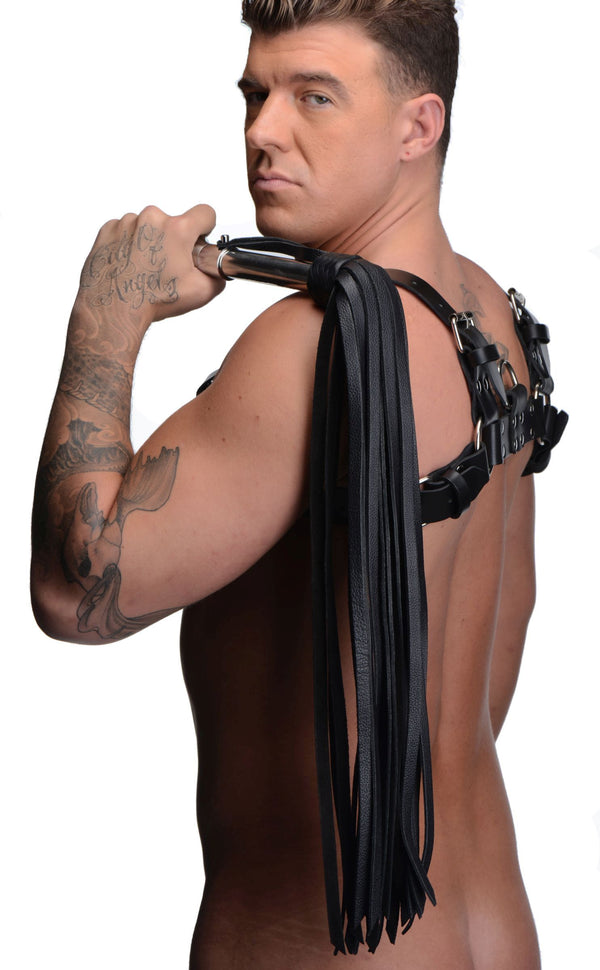 https://www.sextoydistributing.com/Merchant2/graphics/00000001/ag355-steel-handle-leather-flogger-male-2.jpg
